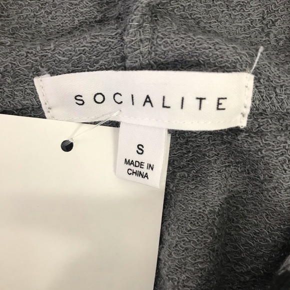 Socialite Cheetah Print Cropped Hoodie - Picture 5 of 6